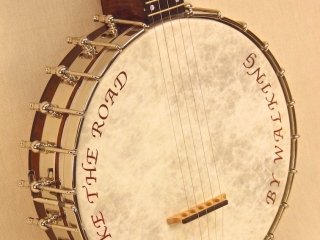 seeders-instruments-027-longneck-tubaphone-1