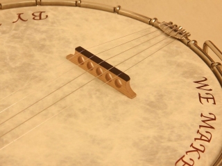 seeders-instruments-027-longneck-tubaphone-16