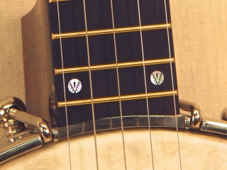 seeders-instruments-027-longneck-tubaphone-6